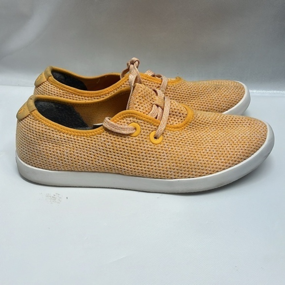 All birds Yellow Lace Tie Light‎ Weight Casual Woman's SZ 10